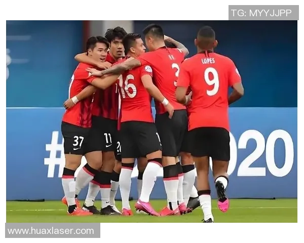 足球明星加盟新俱乐部引发球迷热议期待新赛季精彩表现 足球明星加盟新俱乐部引发球迷热议期待新赛季精彩表现